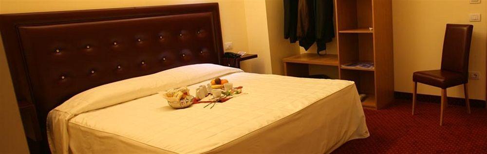 קורצ'יאנו Hotel Il Perugino מראה חיצוני תמונה